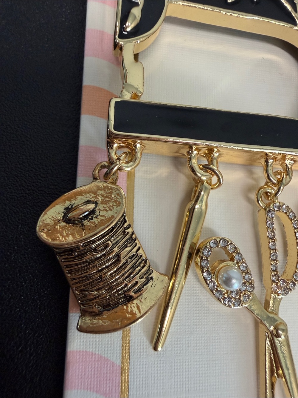 Piper K | Sewing Machine Motif Double Sided Glass Pearl Bag Charm 🧵🪡 - Picture 6 of 8